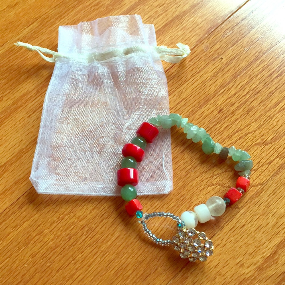 Handmade bracelet with semiprecious stones